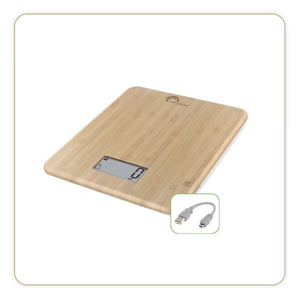 Une balance de cuisine slim bambou usb avec chargeur fourni.
